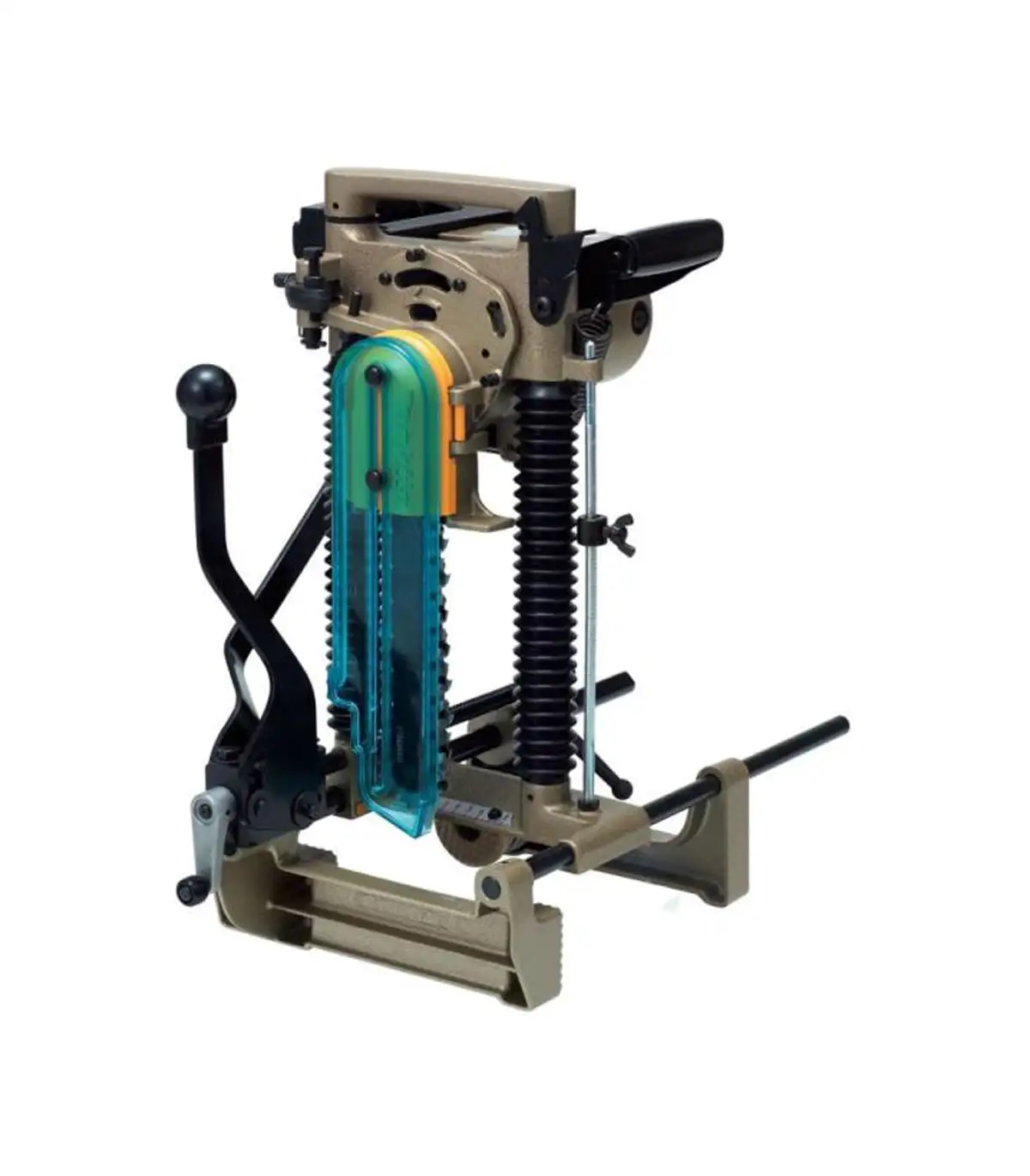 Makita – Lančani rezač za utore 7104L