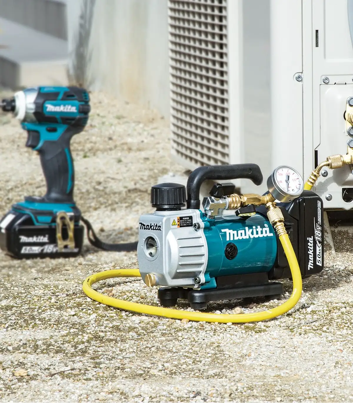 Makita – Akumulatorska vakuum pumpa za freon 18 V LXT DVP180Z (SOLO)