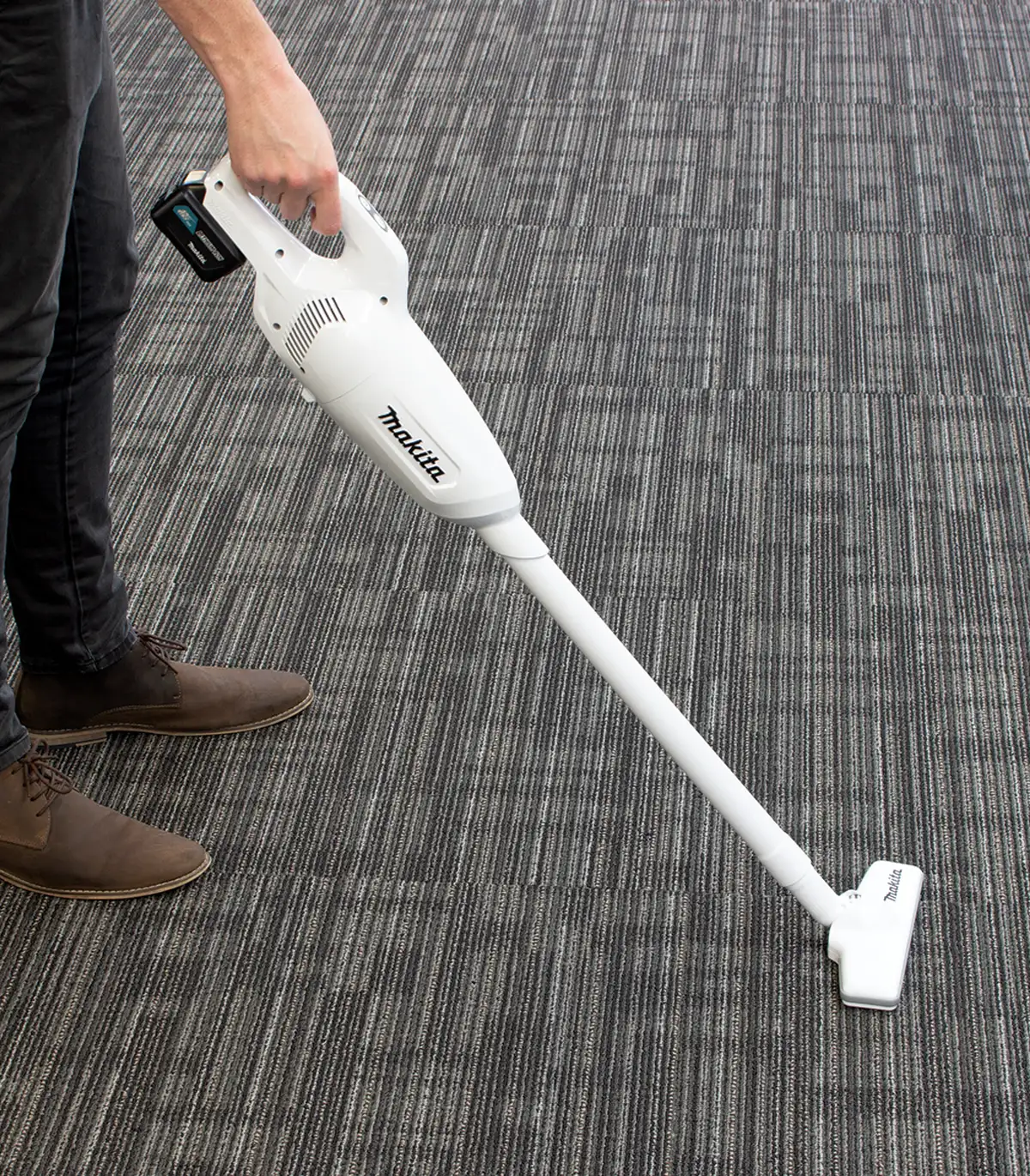Makita – Akumulatorski usisavač CL108FDZW