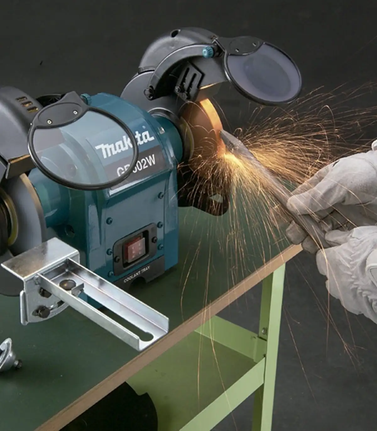 Makita – Stolna brusilica GB602W