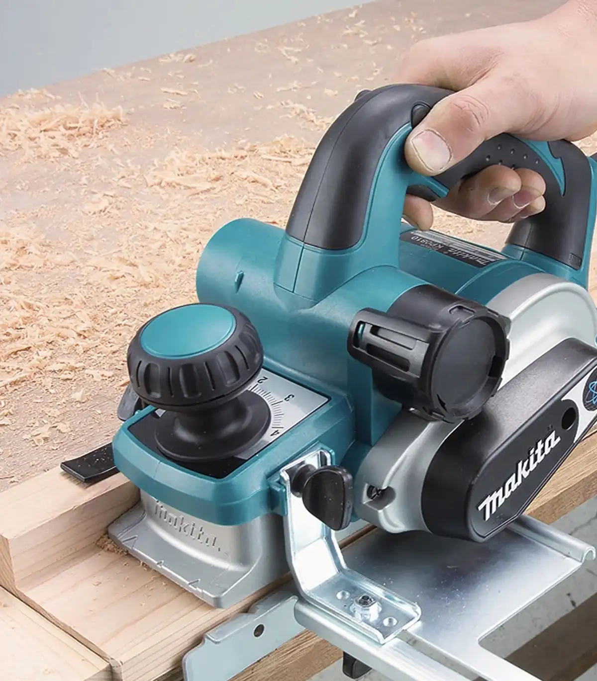 Makita – Blanja za utore KP0810C