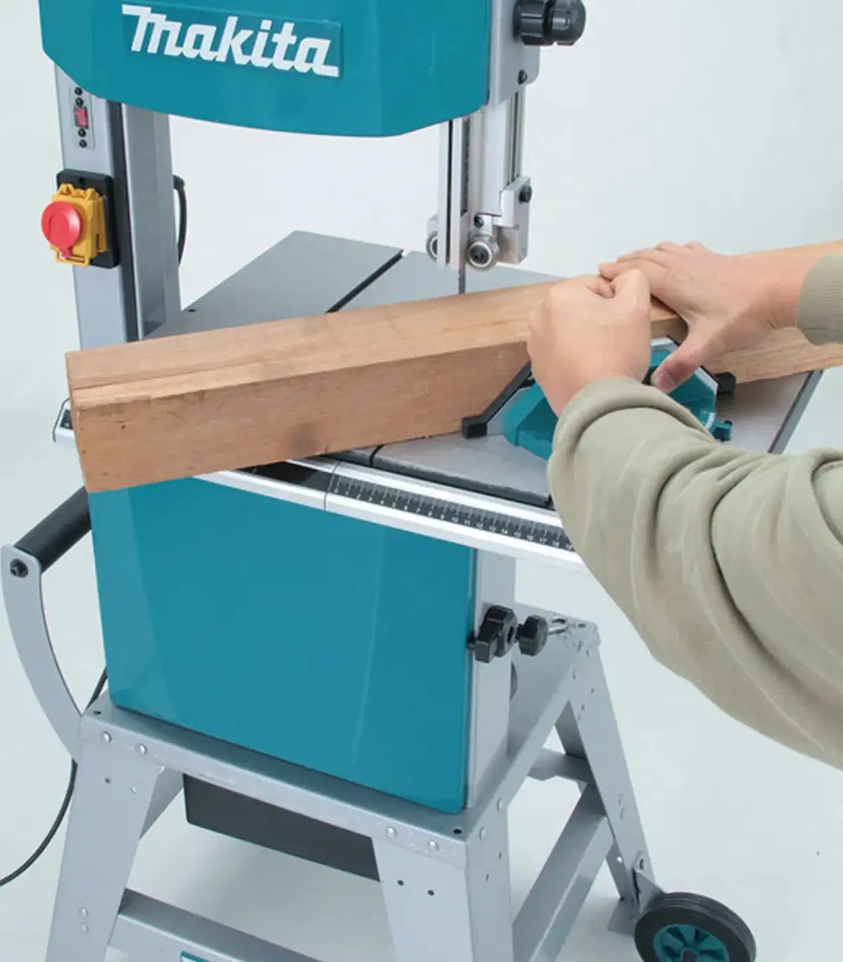 Makita – Tračna pila LB1200F