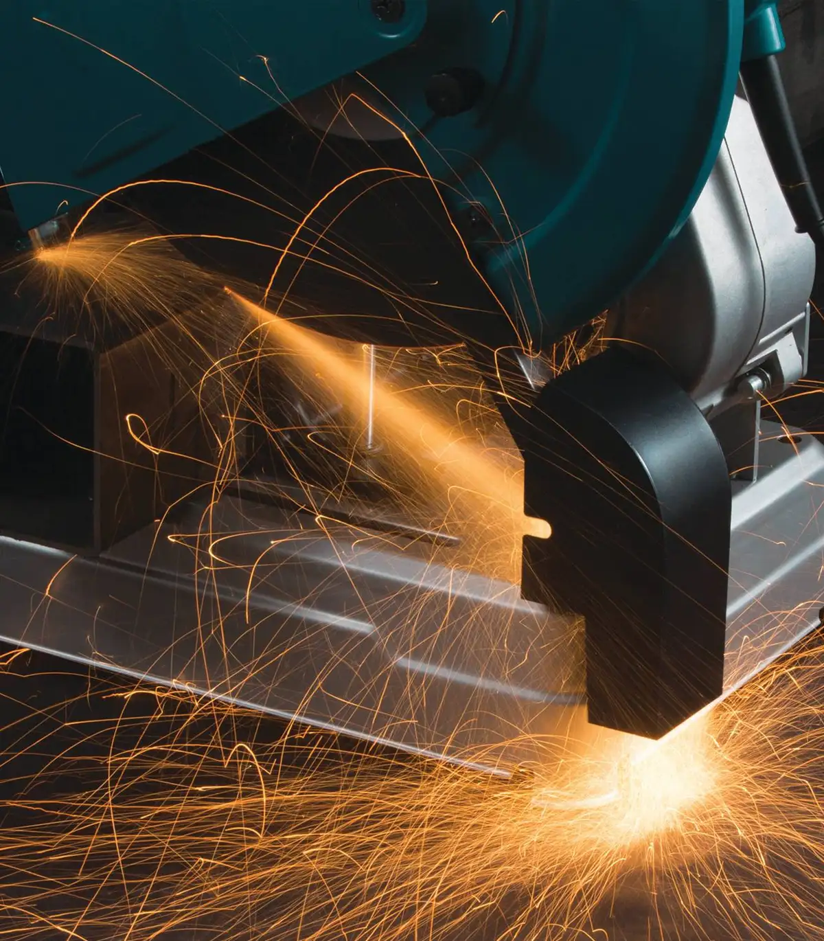 Makita – Pila za metal LW1400 maja