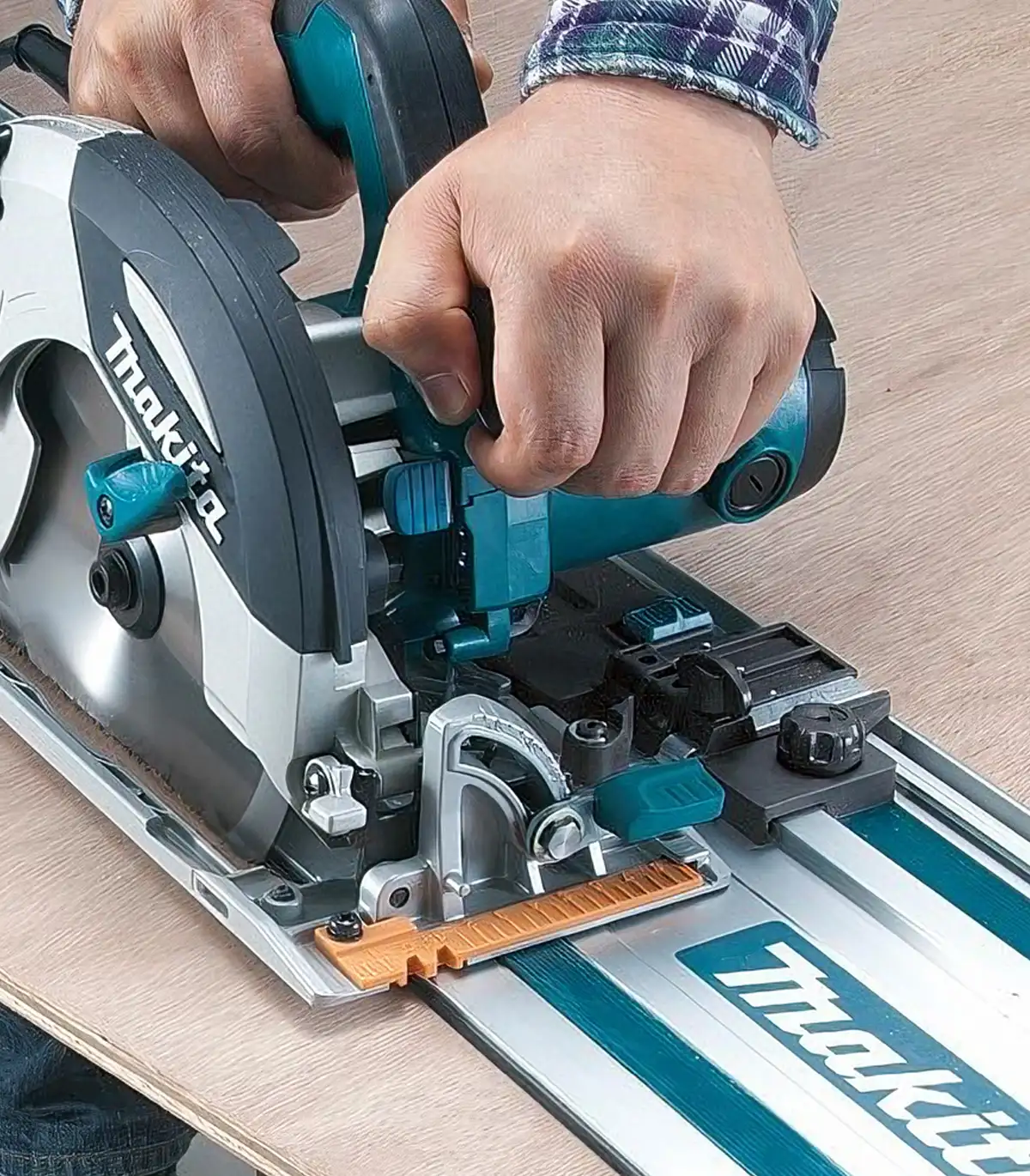 Makita – Električna ručna kružna pila 1.100 W HS6100