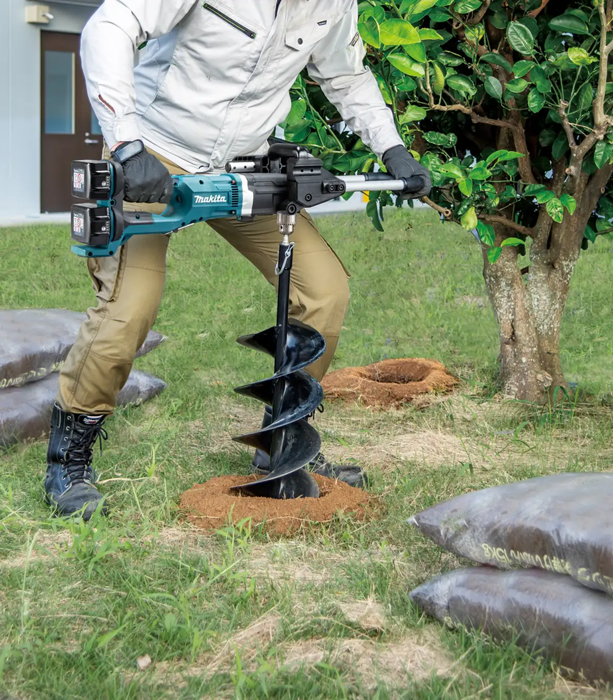 Makita – Akumulatorski bušač za zemlju DDG460ZX7