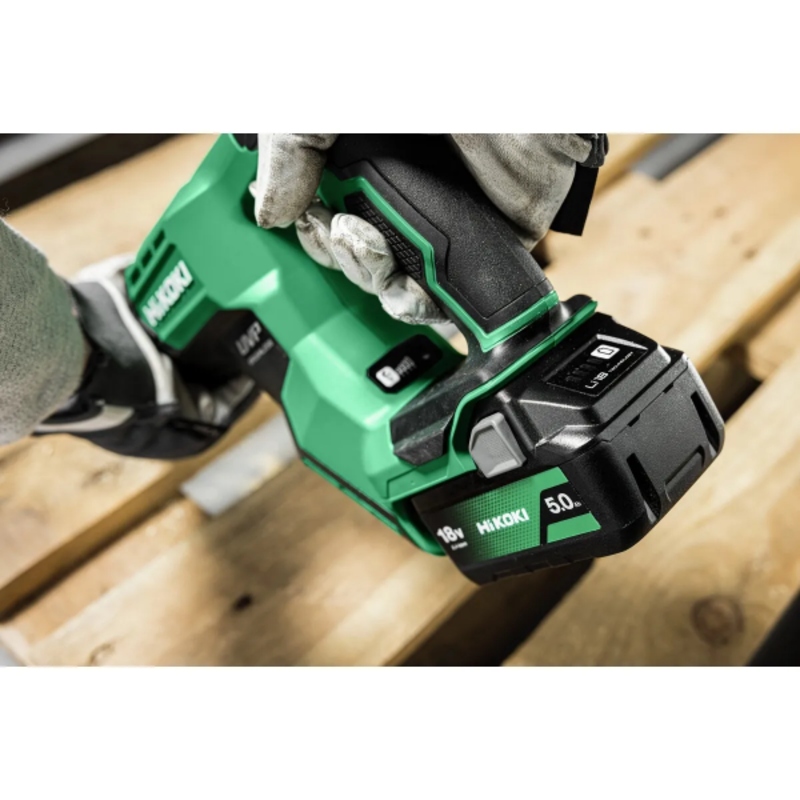 Hikoki baterija BSL1850MA 18V 5Ah 378683 - prikaz baterije u upotrebi na Hikoki akumulatorskom alatu