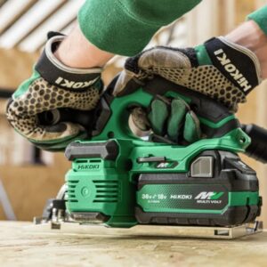 Hikoki baterija BSL36B18X MULTIVOLT 18/36V 8.0Ah - četvrta fotografija baterije u upotrebi na Hikoki akumulatorskom alatu