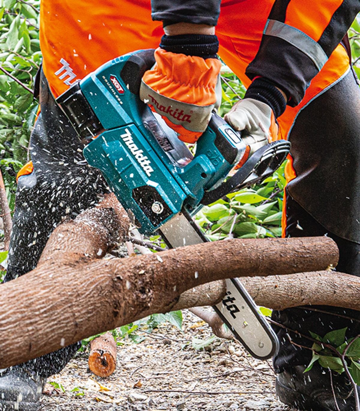 XGT Makita 40V – Akumulatorska lančana pila UC004GM101