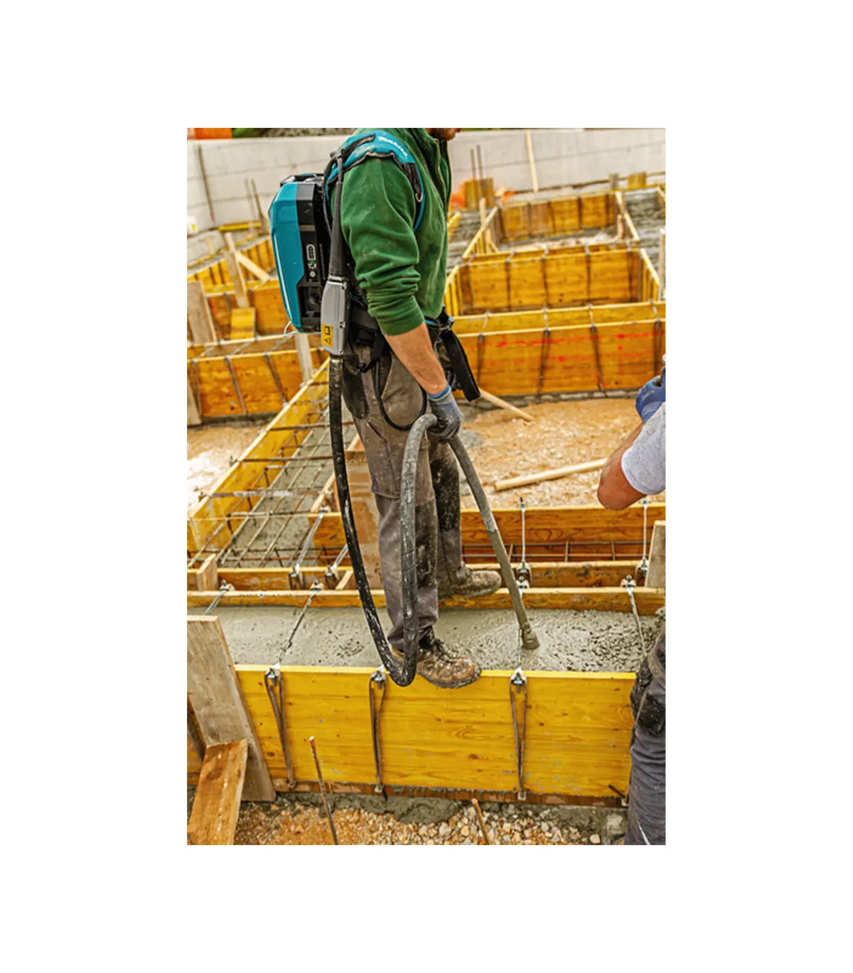 Makita – Akumulatorski vibrator za beton VR003CZ 36 V