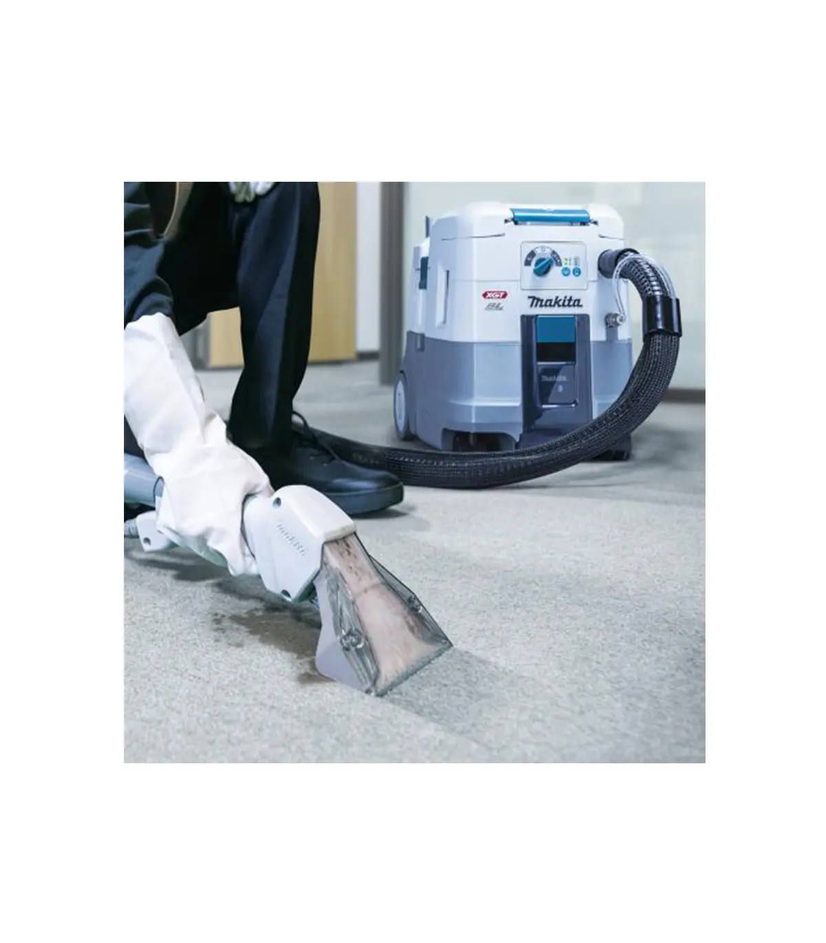 XGT Makita 40V – akumulatorski usisivač za dubinsko čišćenje 5 l – PE001GZ